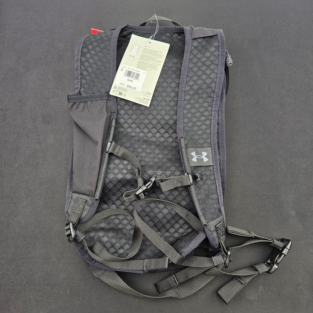 Under Armour Storm 13L Hydration Compatible Backpack Black 1378411-001 New - Picture 9 of 10